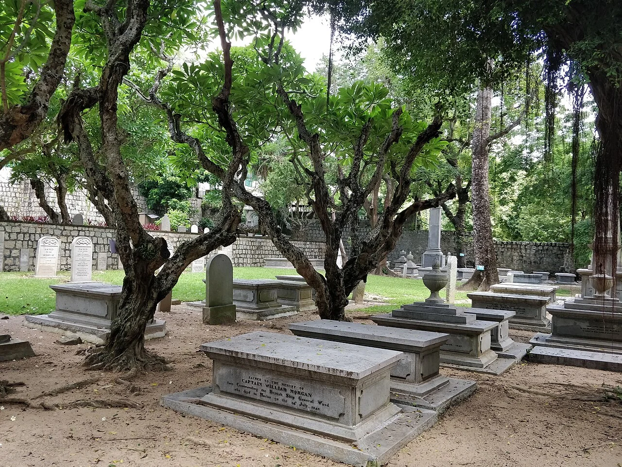 OldProtestantCemeteryGeneralView4.jpg