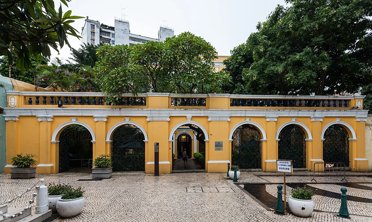 Biblioteca Robert Ho Tung, Macao, 2013-08-08, DD 01.jpg